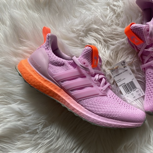 ❄️ADIDAS Ultraboost 5.0 DNA J Women’s 6 - Picture 4 of 16